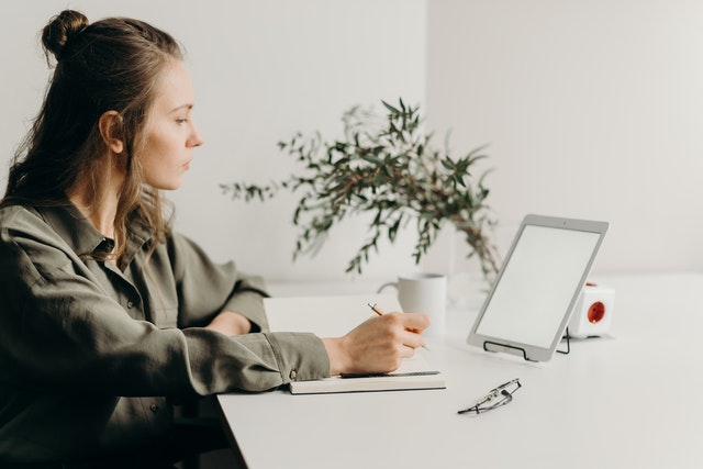 How to Improve Employee Productivity in the Flow of Work